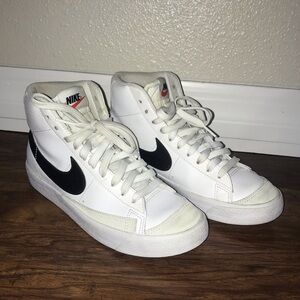 Nike Blazer Mid ‘77 Vintage GS White Black Youth Sz 6Y/ Womens Sz 7.5 DA4086-100